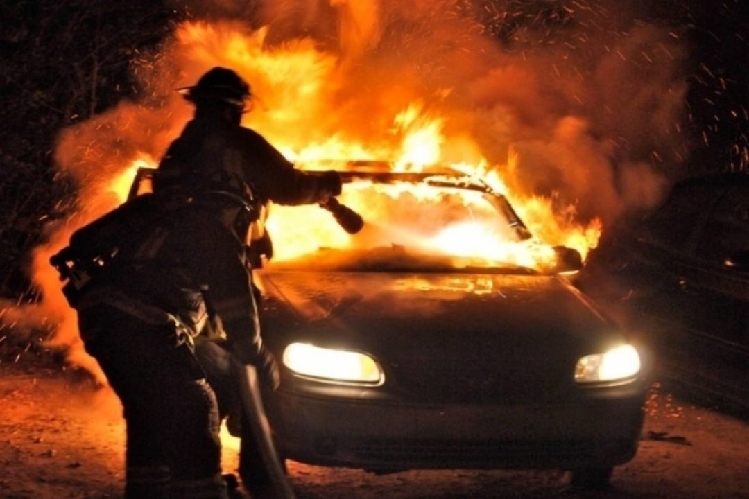 Возгорание транспортного средства в городском округе Истра