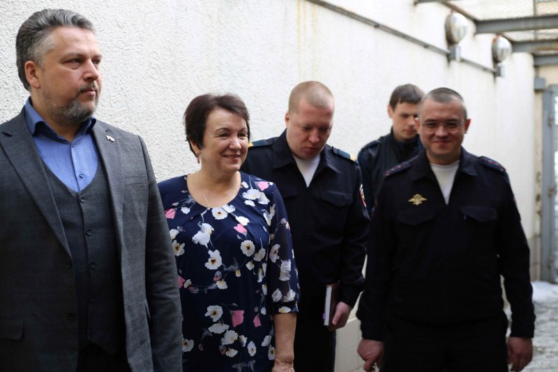 Заместитель председателя Общественного совета подмосковного Главка МВД Сергей Леонов посетил изолятор временного содержания в Истре